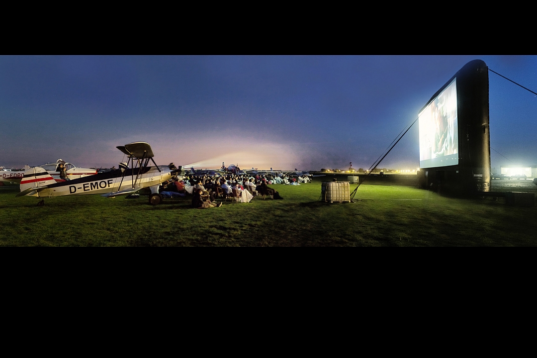 Outdoor CInema - Flight in International Airport Texel, 17-5-2014